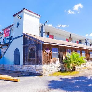 Oyo Hotel Houston, Tx Near Medical Center Nrg Stadium